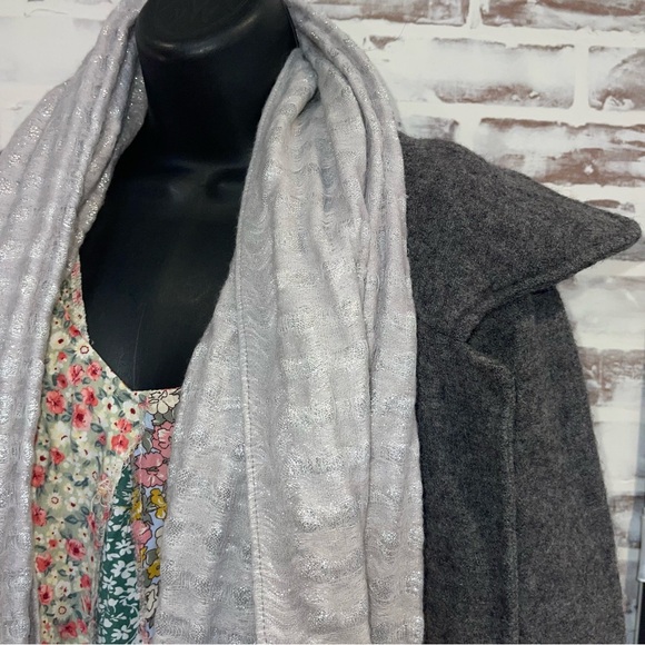 Eileen fisher Light Gray and metallic Scarf - Picture 2 of 5